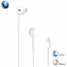 Auriculares con micrfono y control de volumen / Conector Lightning